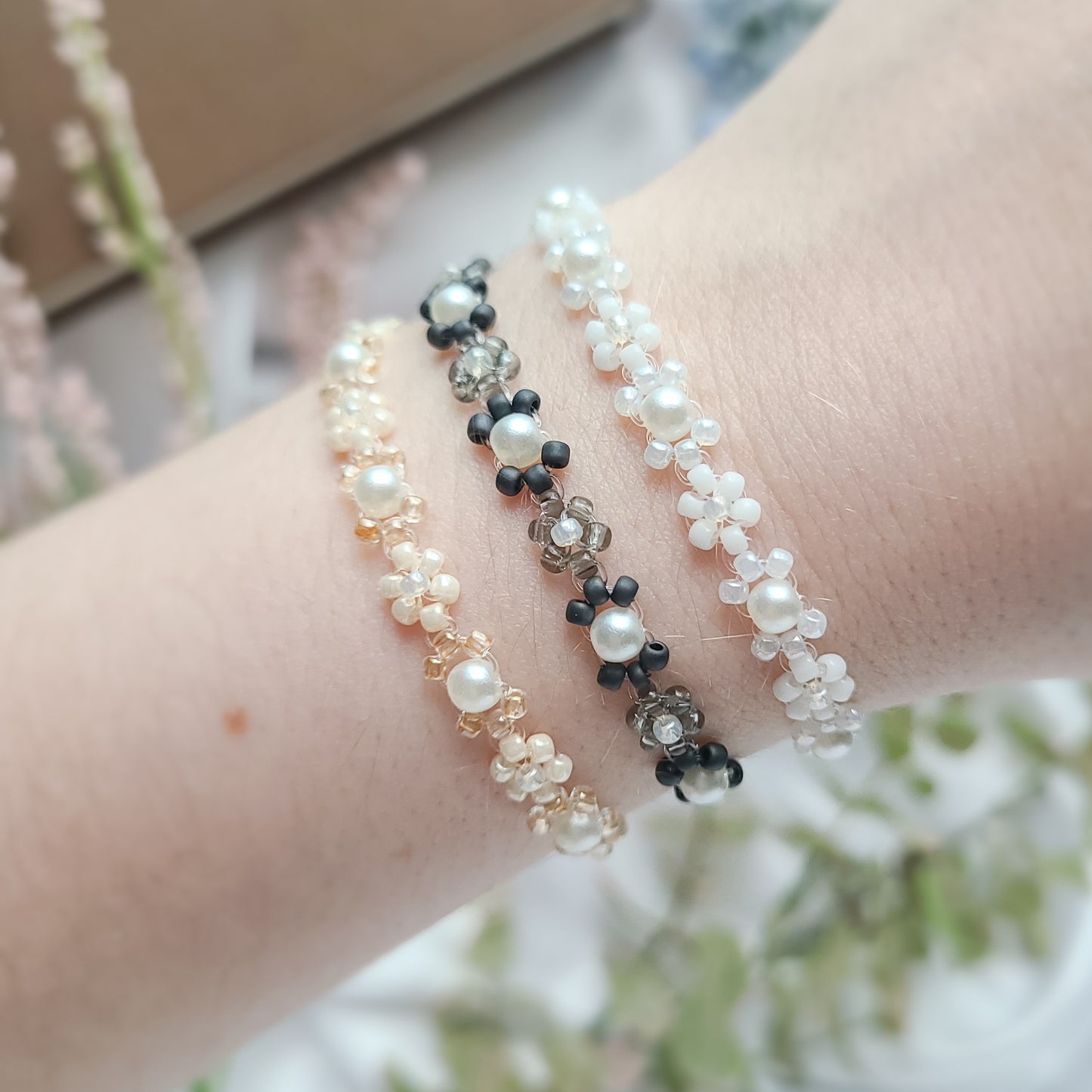 Pearly Flowers Bracelet