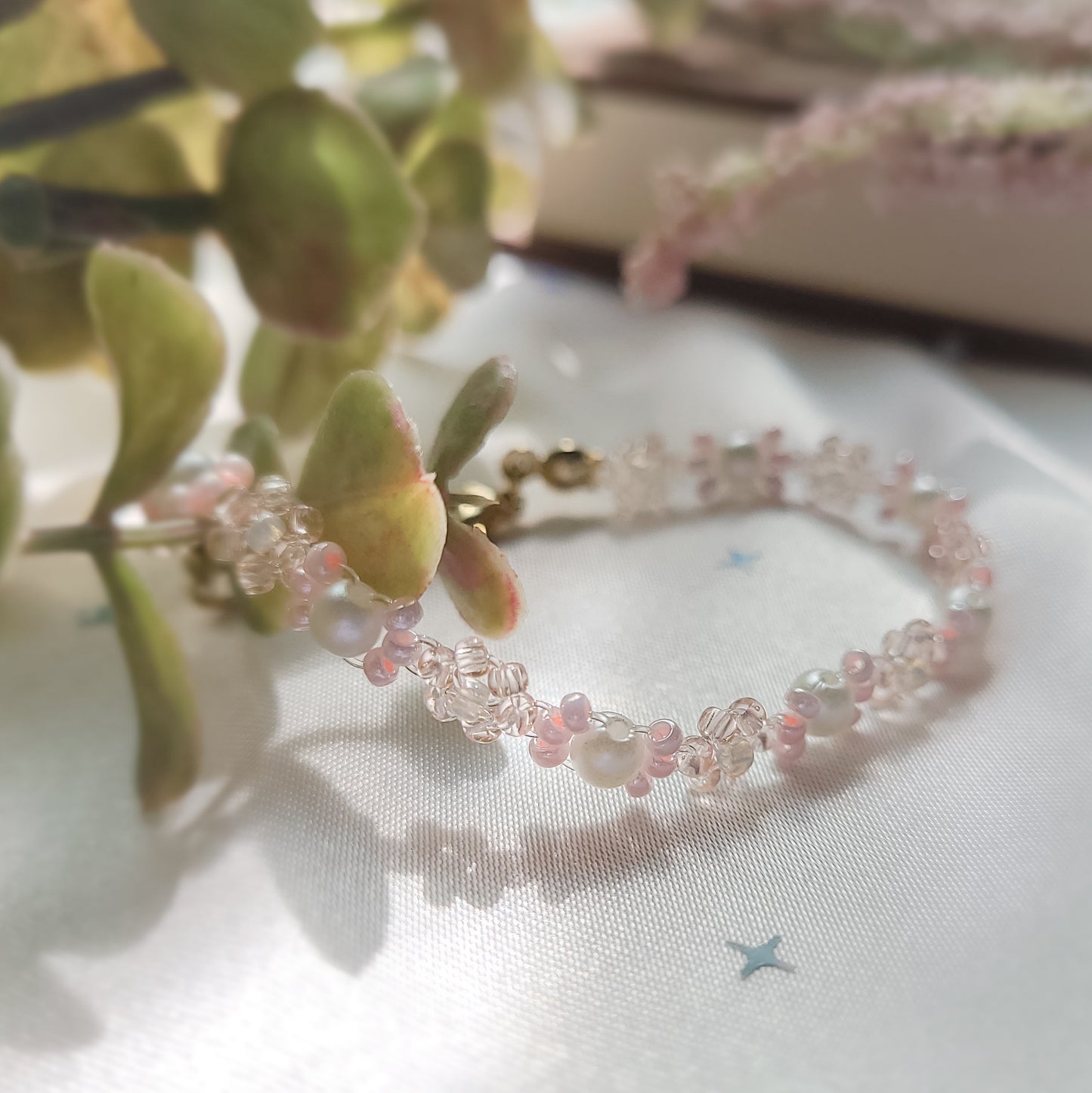 Pearly Flowers Bracelet