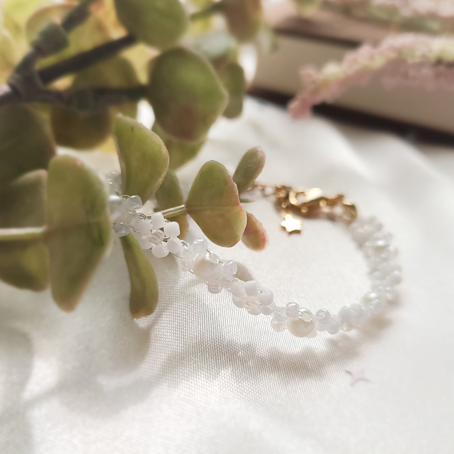 Pearly Flowers Bracelet