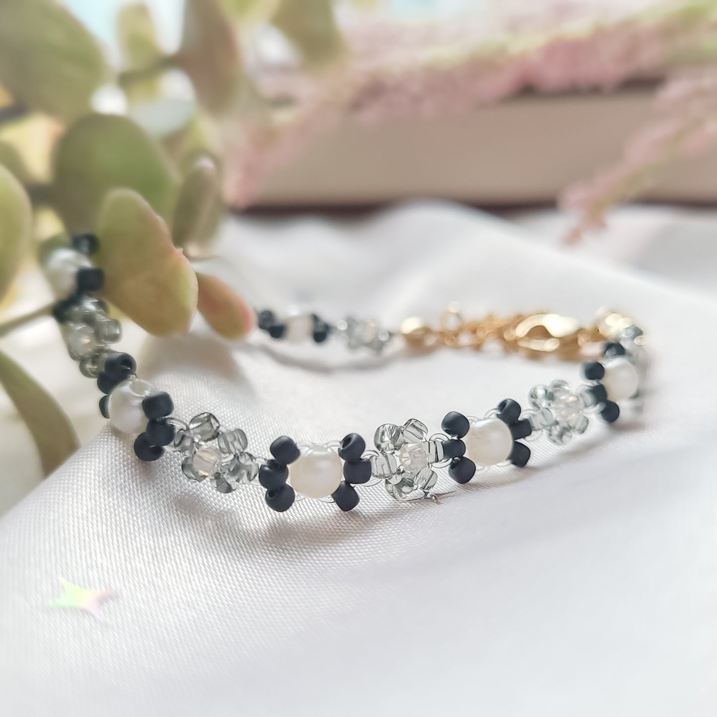 Pearly Flowers Bracelet