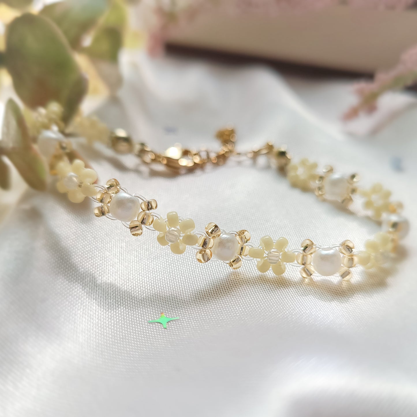 Pearly Flowers Bracelet